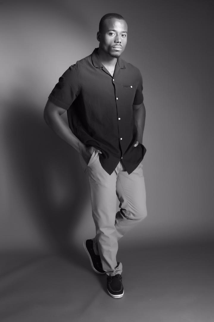 Male model photo shoot of ALEX MURDOCK