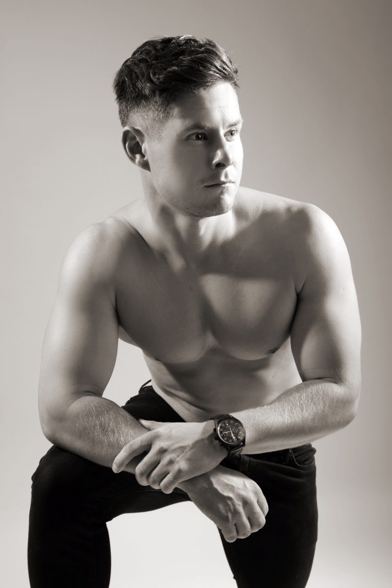 Male model photo shoot of David Dustin