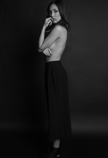 Female model photo shoot of Crystal Vinson