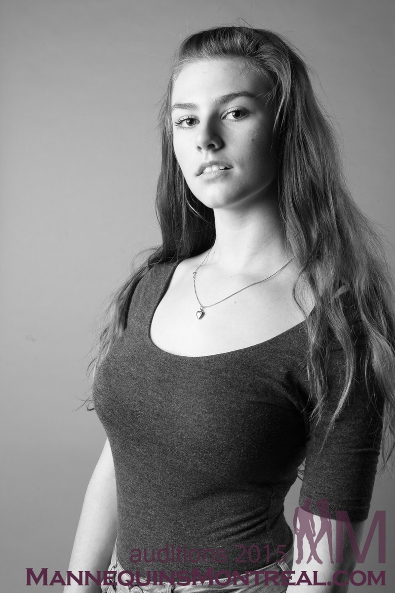 Female model photo shoot of Rebeka28 in Montreal