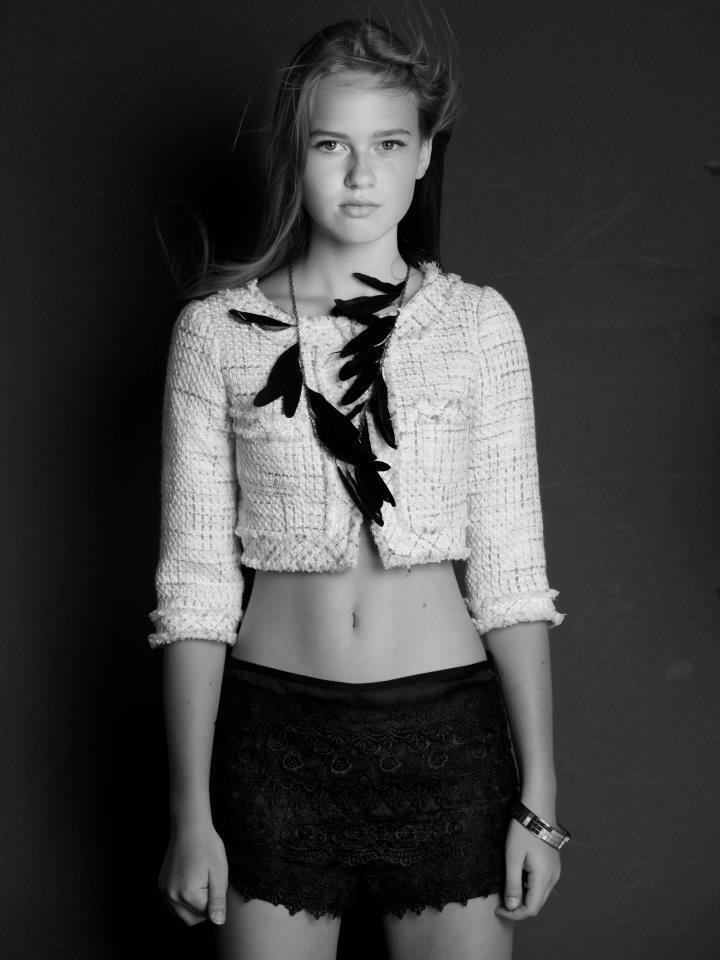 Female model photo shoot of Valentina Mizula