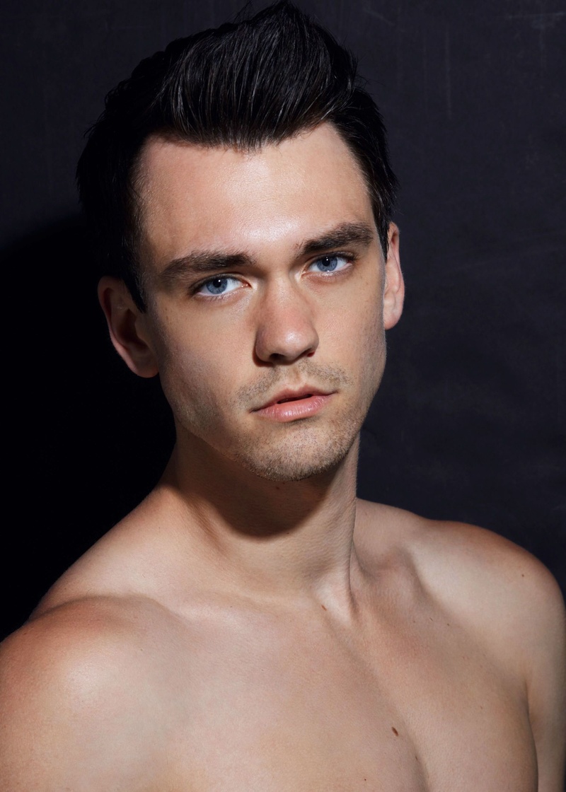 Male model photo shoot of Gabriel Vaughn