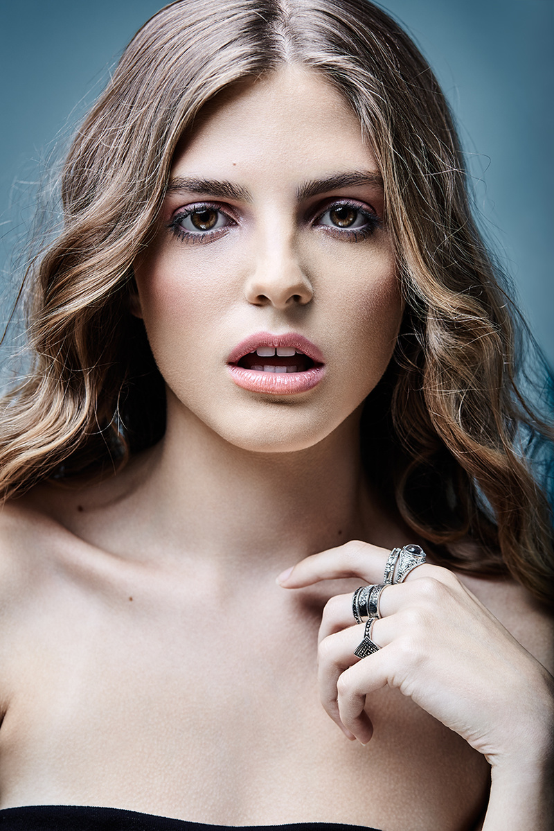 Female model photo shoot of Olga Karaseva