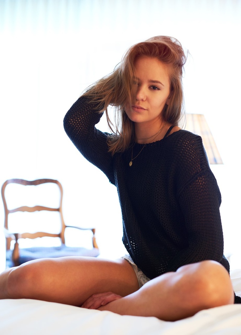 Female model photo shoot of AlexandraMelina by fernando venegas in Flagstaff