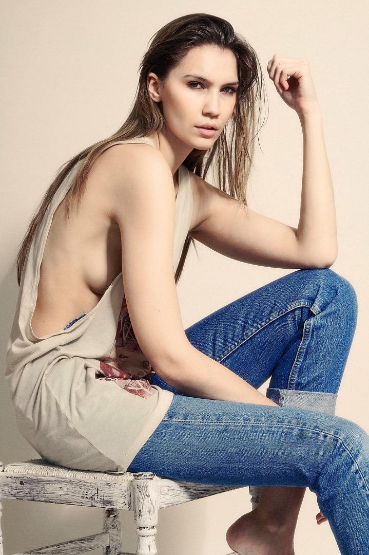 Female model photo shoot of Kerstin Cook
