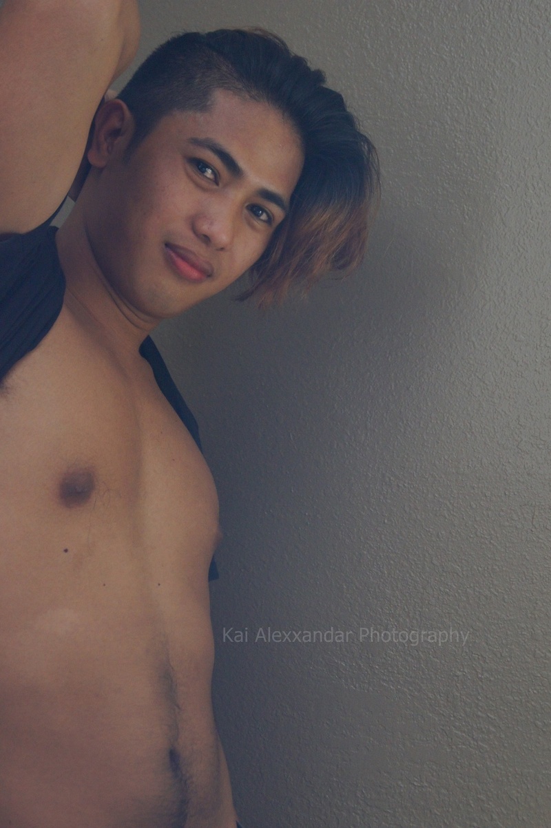 Male model photo shoot of Mario Jay