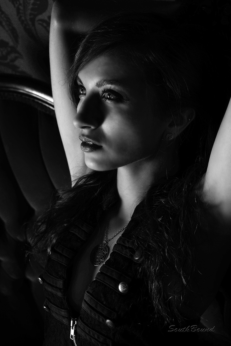 Female model photo shoot of Luma Frehley
