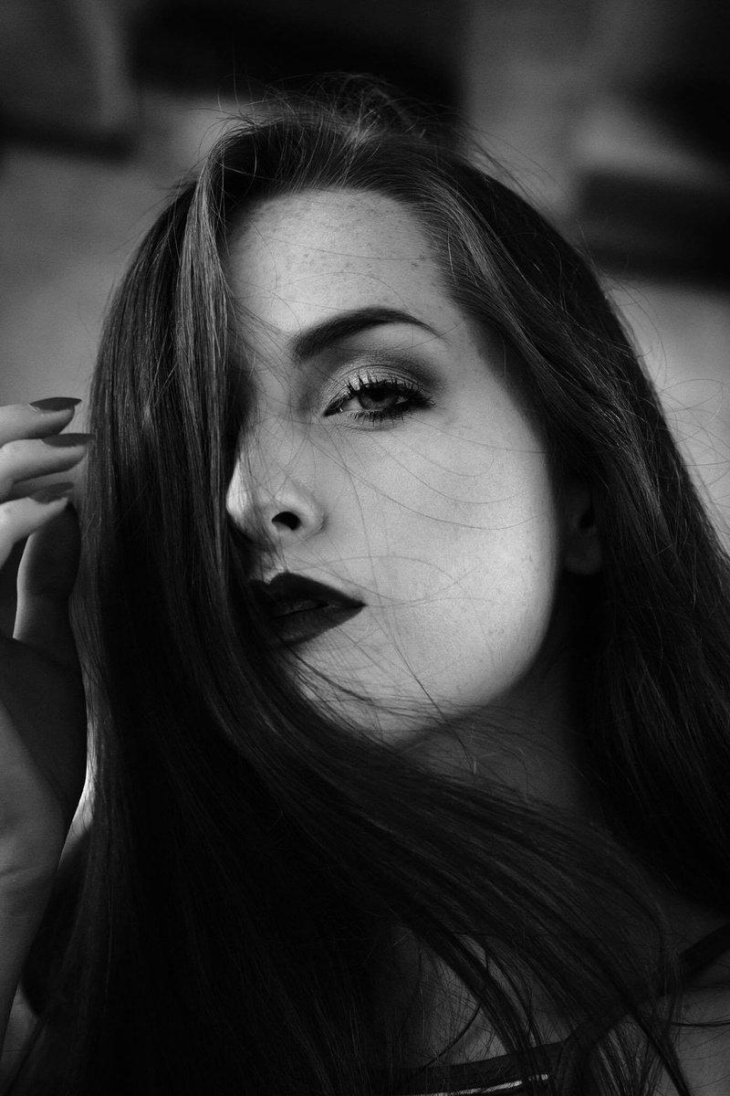 Female model photo shoot of katharinef by Emmaaalyn