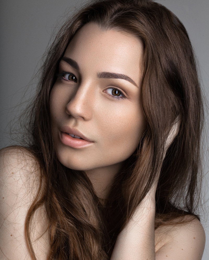 Female model photo shoot of Julia Retoucher