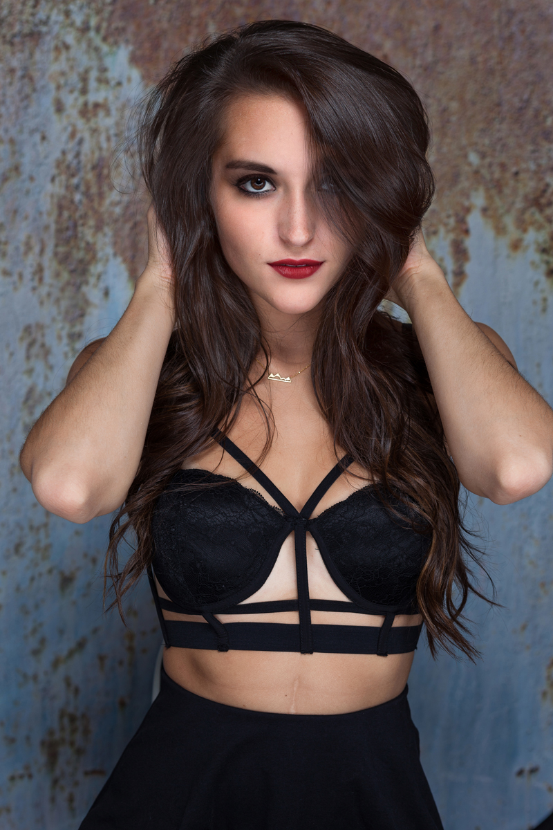 Female model photo shoot of Lacy Yates by DigitalShotz