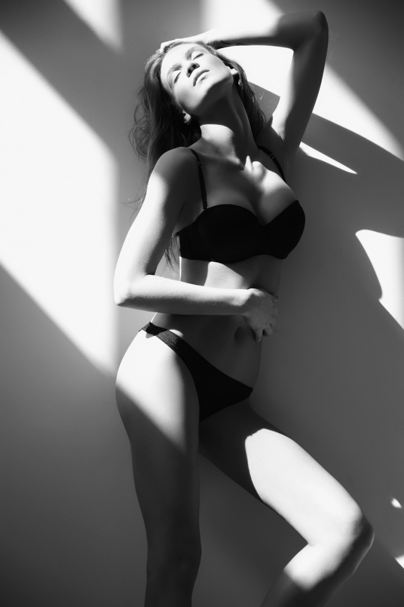Female model photo shoot of Lindsay Husk Retouch