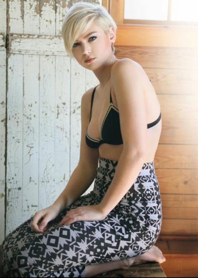 Female model photo shoot of Madeline Burgett