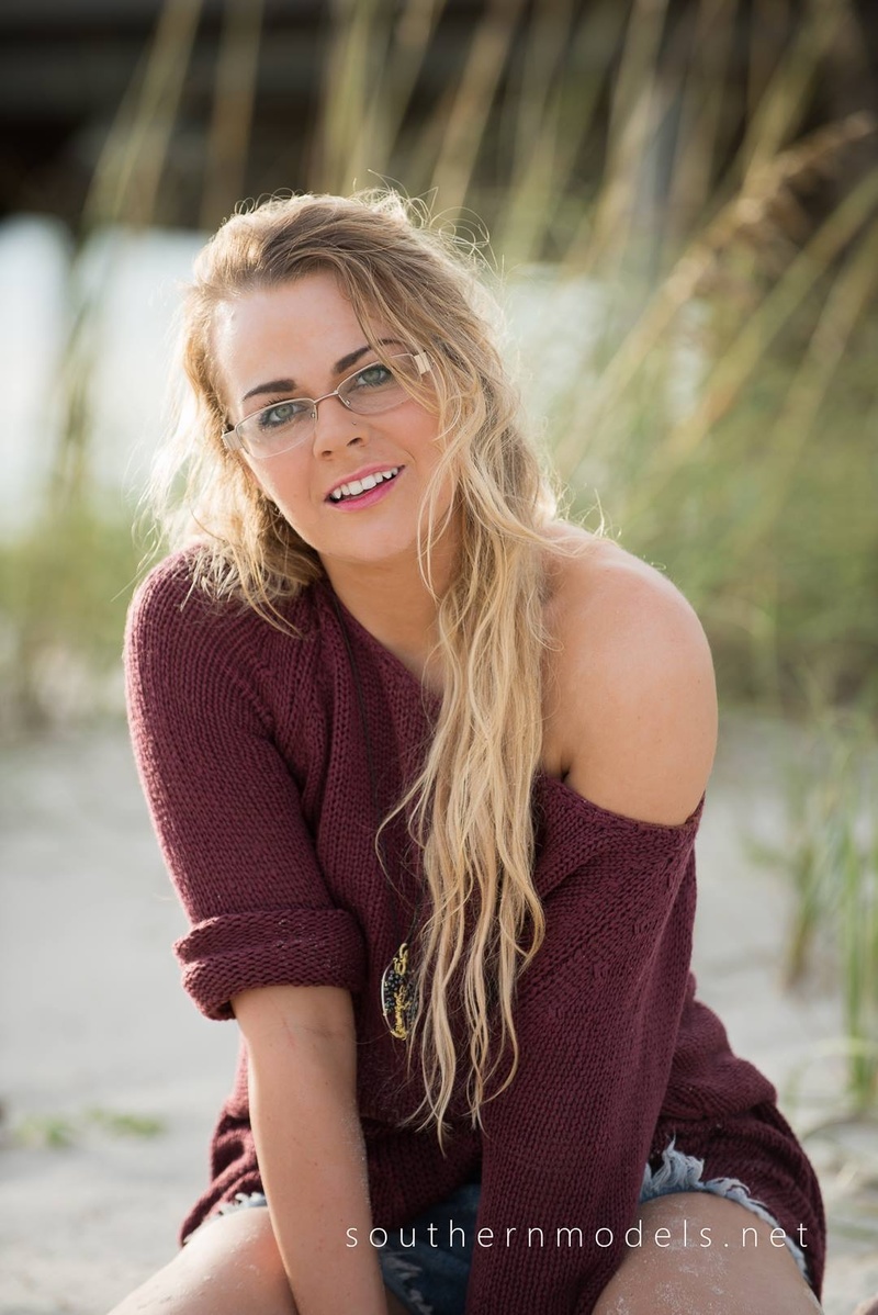 Female model photo shoot of Ardisgarrett32 in Gulf Shores, AL