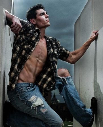 Male model photo shoot of Brad Slaughter