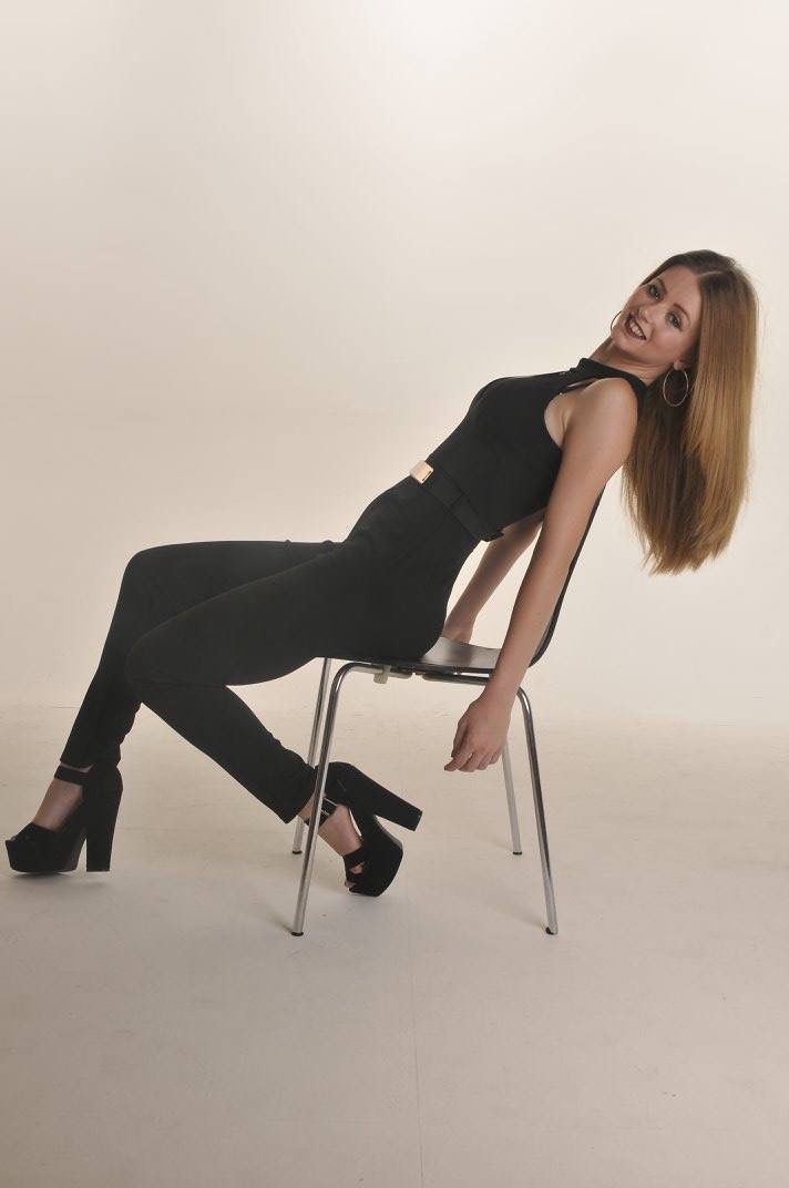 Female model photo shoot of Sharna Jenner  in Festival studios