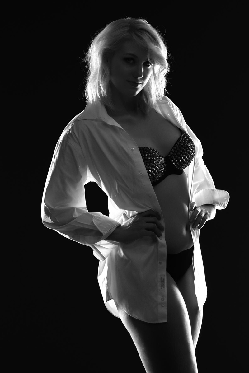 Female model photo shoot of SuzAnneDeCarma