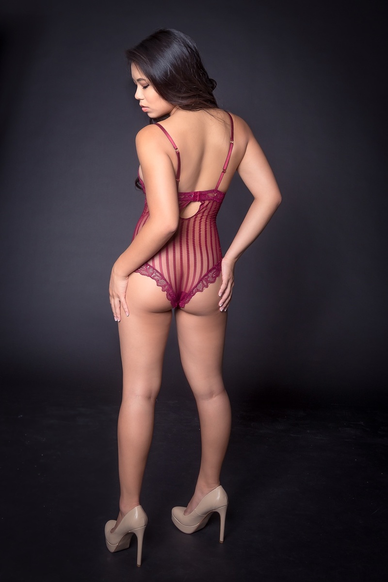 Female model photo shoot of missdessyle by JimLeePhotography