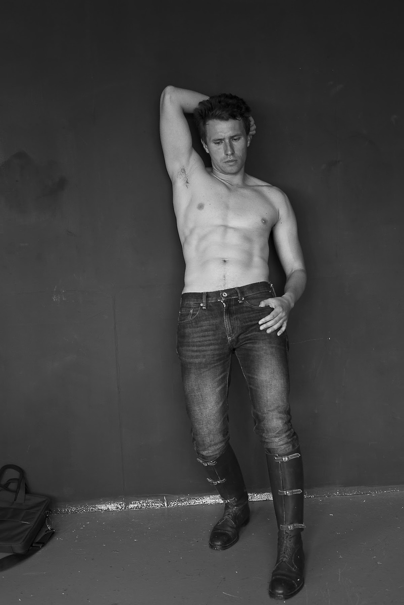 Male model photo shoot of Devlin Streak