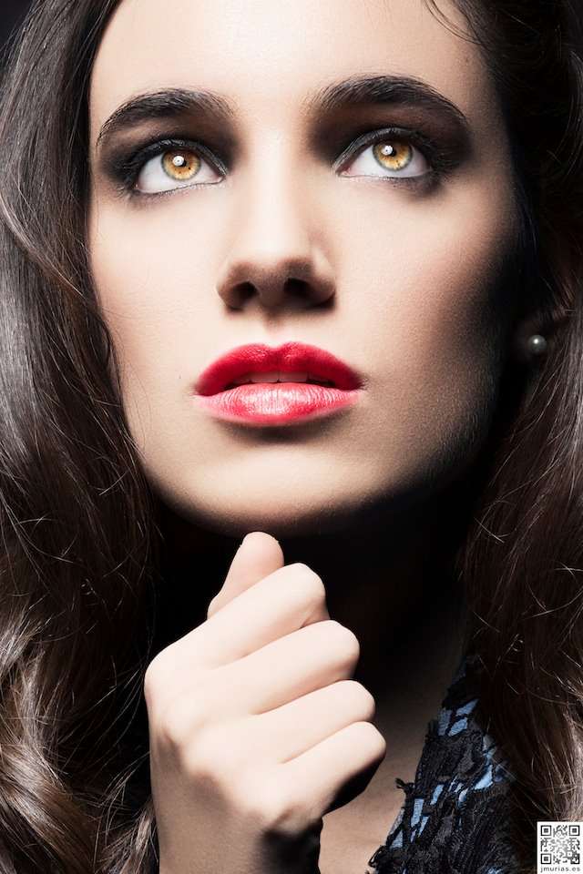 Female model photo shoot of aida_erreybe