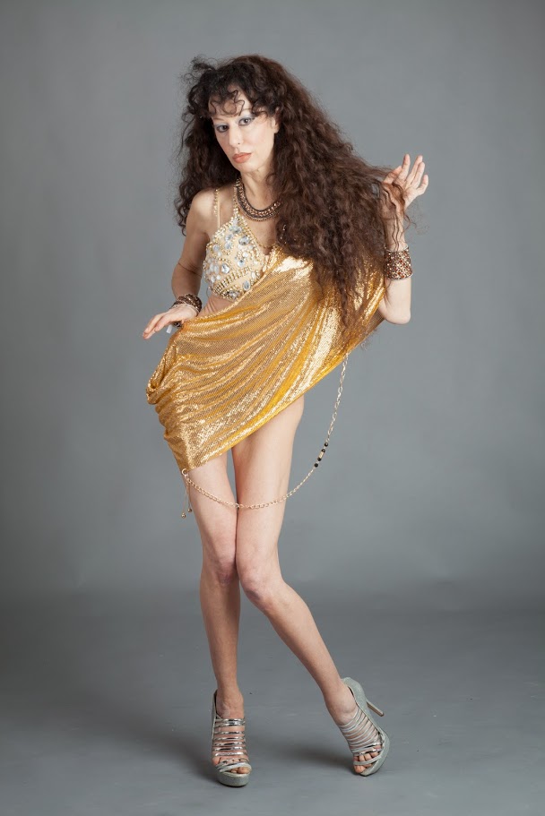 Female model photo shoot of Simona Pennini