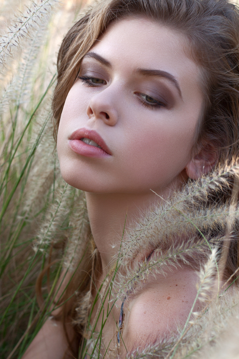 Female model photo shoot of Anna Kor