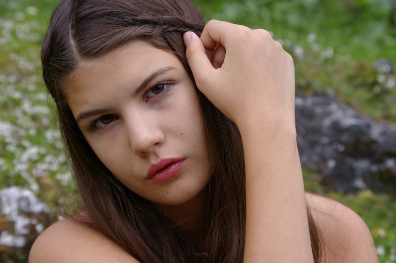 Female model photo shoot of Rose-white