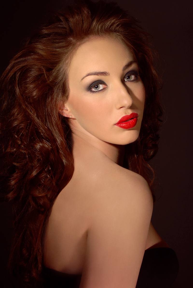 Female model photo shoot of Sara Bryant Makeup