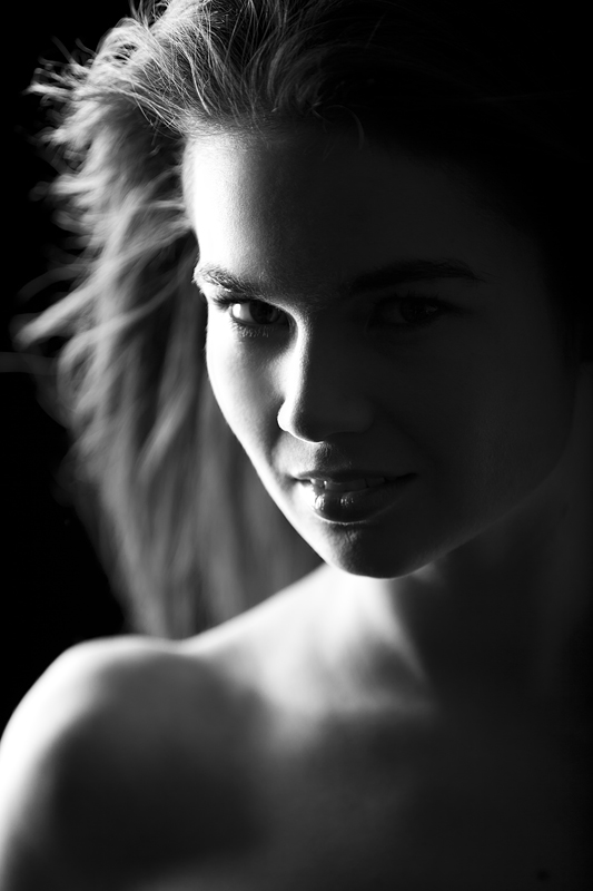 Female model photo shoot of Linda Lacia