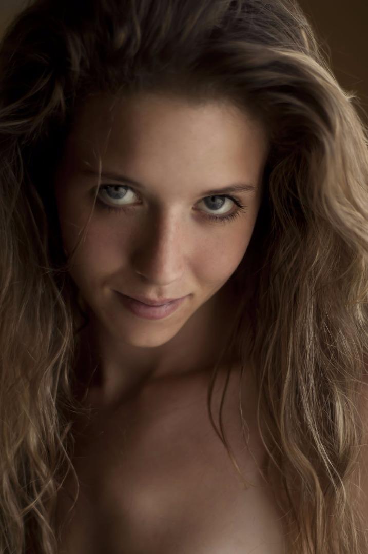 Female model photo shoot of Sarah_Daniels
