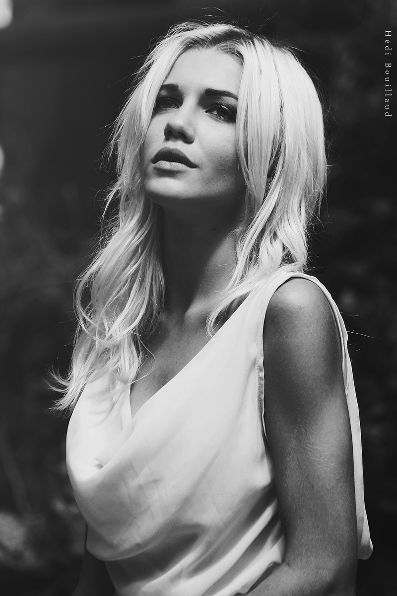 Female model photo shoot of Tiffany Mcklein in Bordeaux