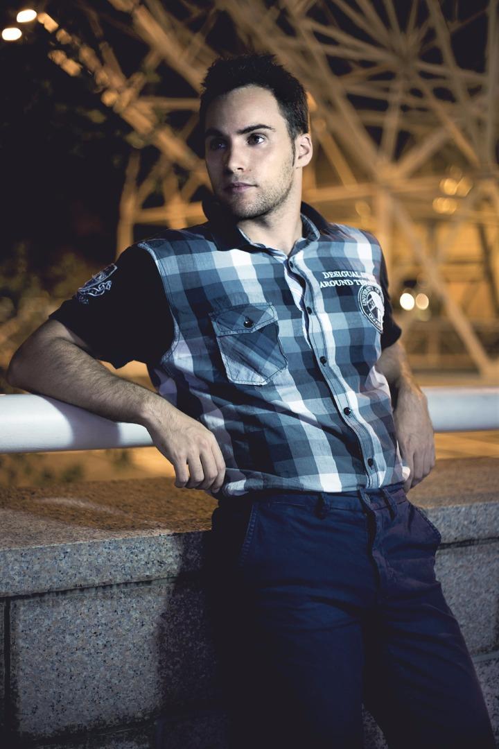 Male model photo shoot of Fotocris02