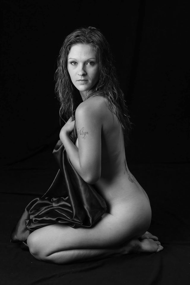 Female model photo shoot of Candice Roberts
