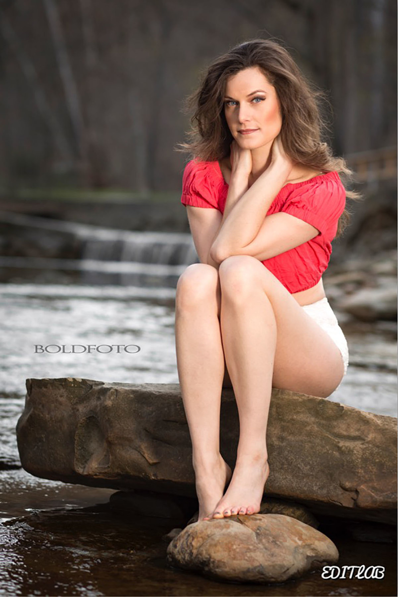 Female model photo shoot of Tdrew in Euclid creek
