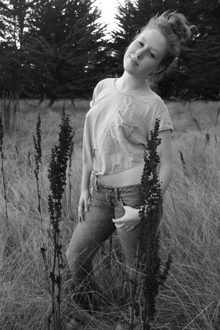Female model photo shoot of Linda J Luck
