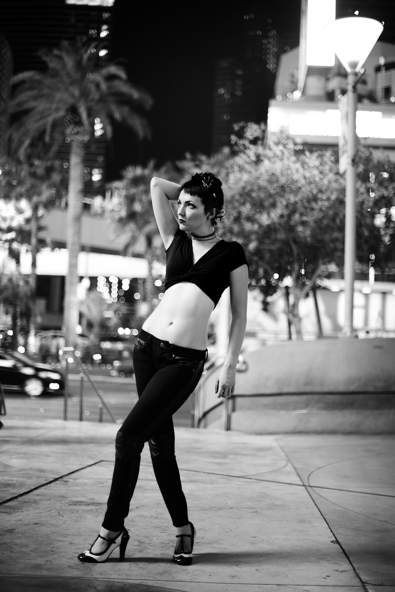Female model photo shoot of Skye La Vie  by dgrisby in Las Vegas Strip