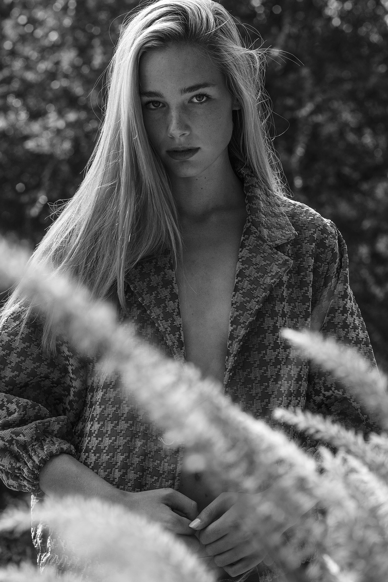 Female model photo shoot of Kate Farnworth