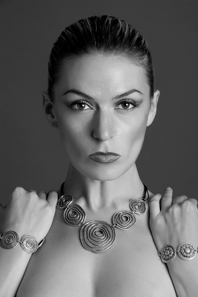 Female model photo shoot of Alexandra Khadyrke