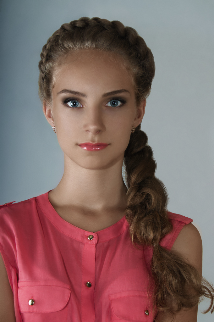 Female model photo shoot of Evgenia Vayshnur