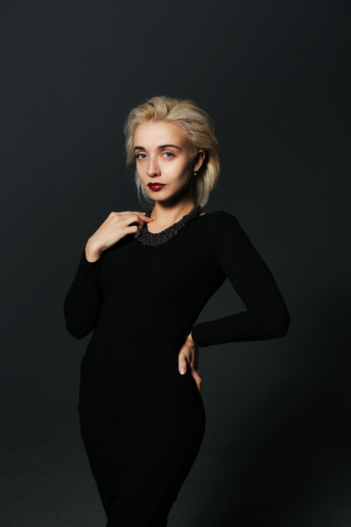 Female model photo shoot of Katya fateeva in moscow