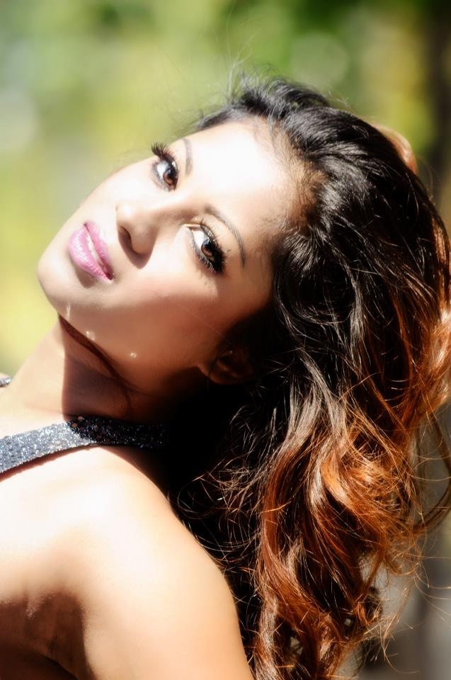 Female model photo shoot of Dil_Diya