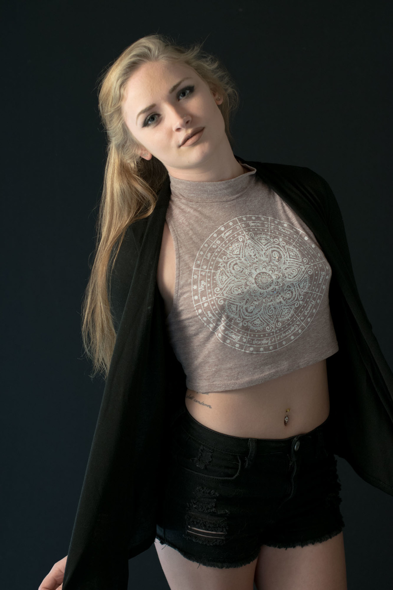 Female model photo shoot of lauren_gold570