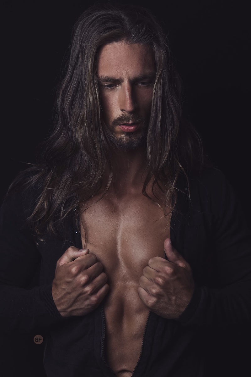 Male model photo shoot of Alain Honnebier by Richard Broekhuijzen