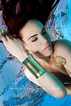 Male model photo shoot of EdM Underwater
