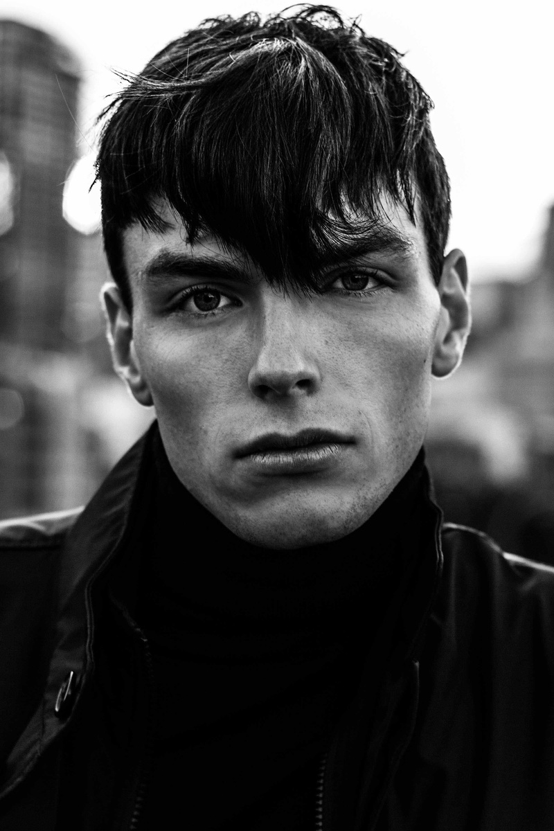 Male model photo shoot of Oliver Mann