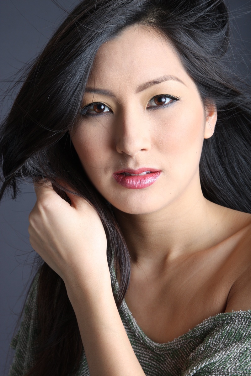 Female model photo shoot of Debbie Vu
