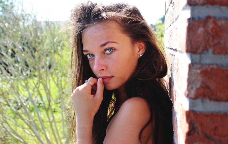 Female model photo shoot of Haelen Haagen