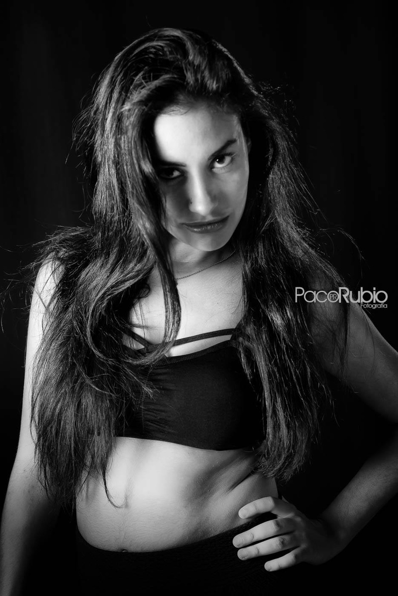 Female model photo shoot of yasmina93