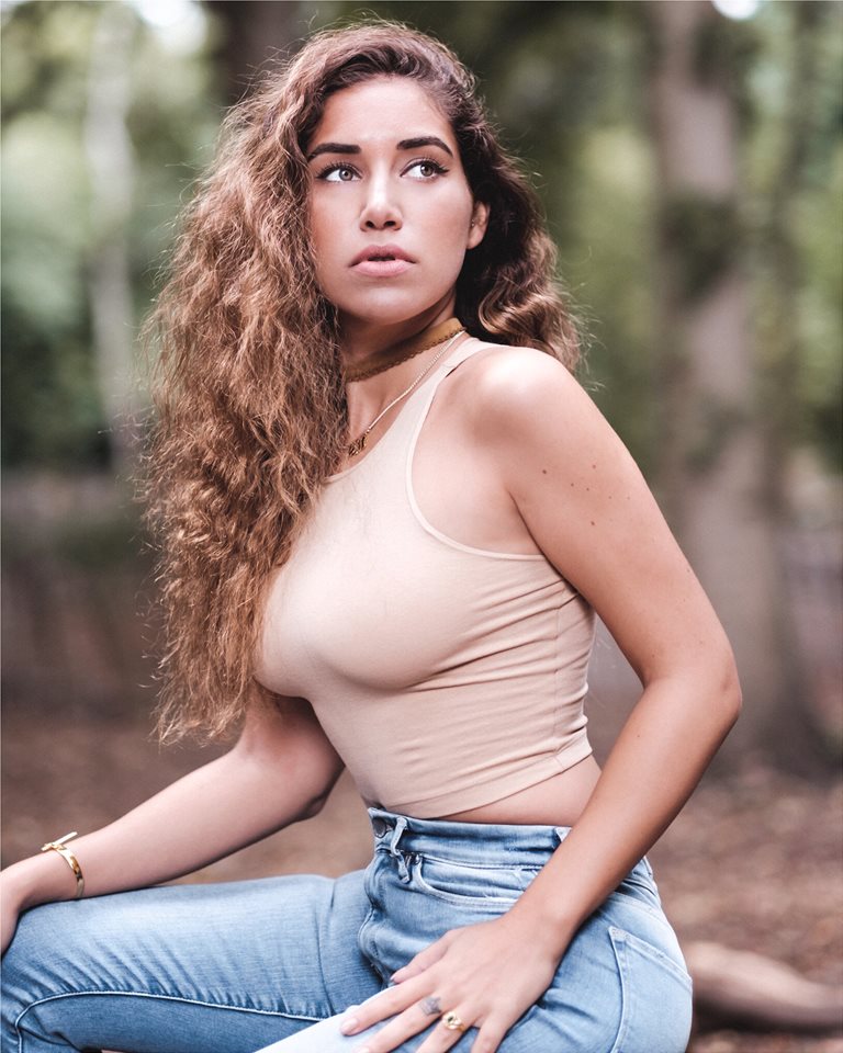 Female model photo shoot of Yasmine Alice