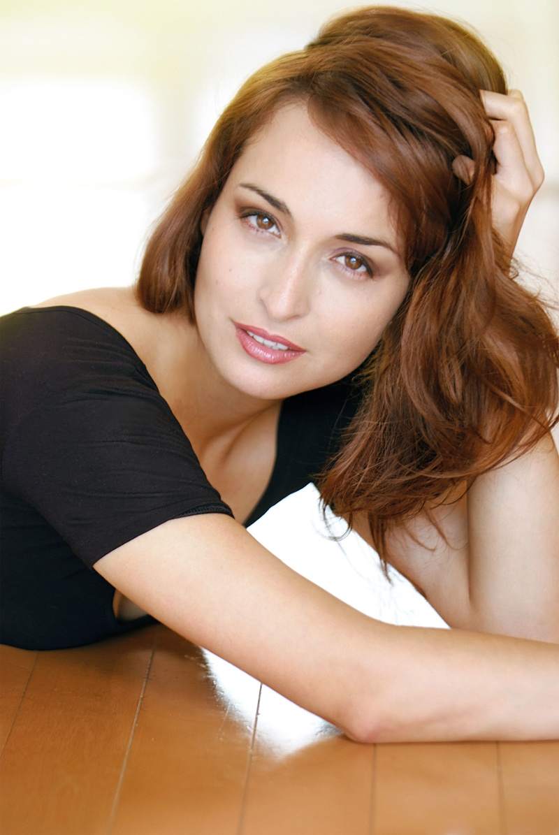 Female model photo shoot of Iselita
