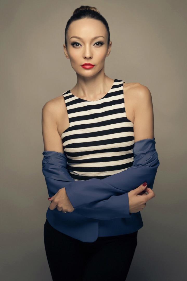 Female model photo shoot of Karina S